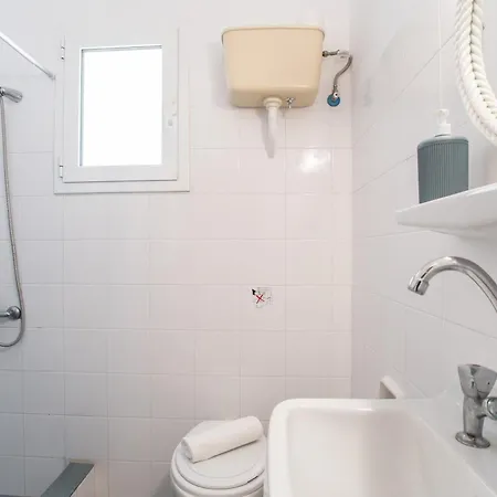 Livadia Seaside 14 *